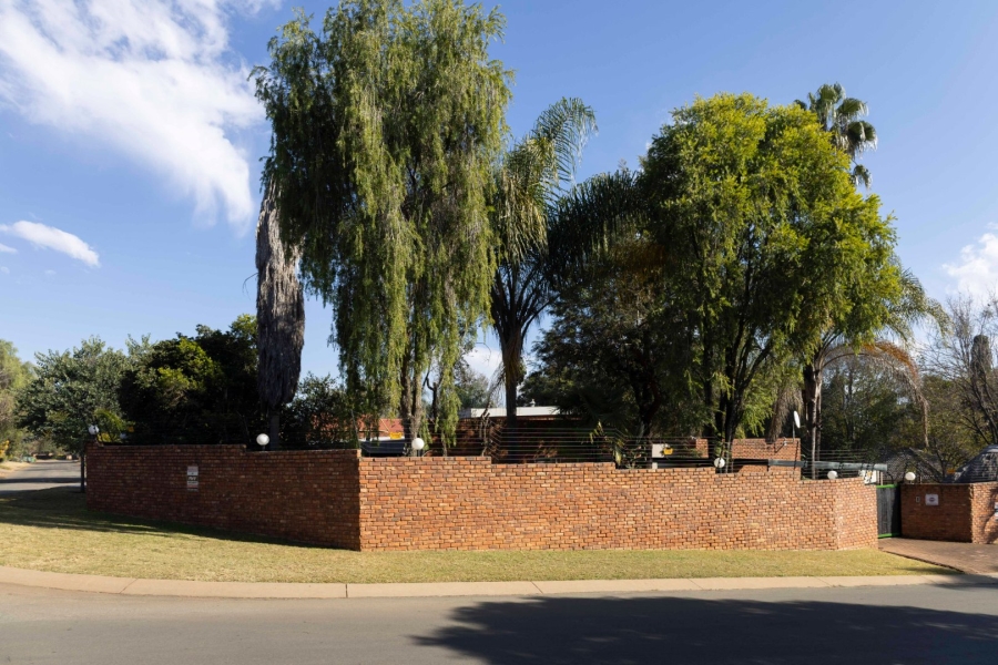 4 Bedroom Property for Sale in Ifafi North West